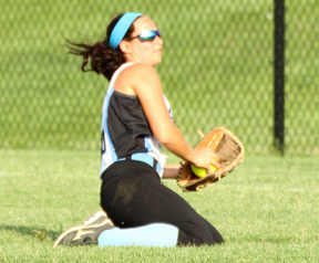 L-S softball tops PC by one, mercy rules next four games