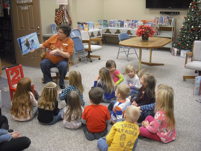 Christmas at the Lynnville Library