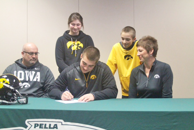 Hawkeye football team gains Garret Jansen