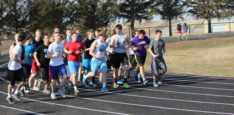 2015 Track Preview: Hawks start first season with new asphalt track
