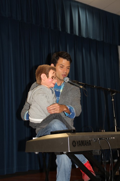 Christian singer, ventriloquist wows crowd at SCS