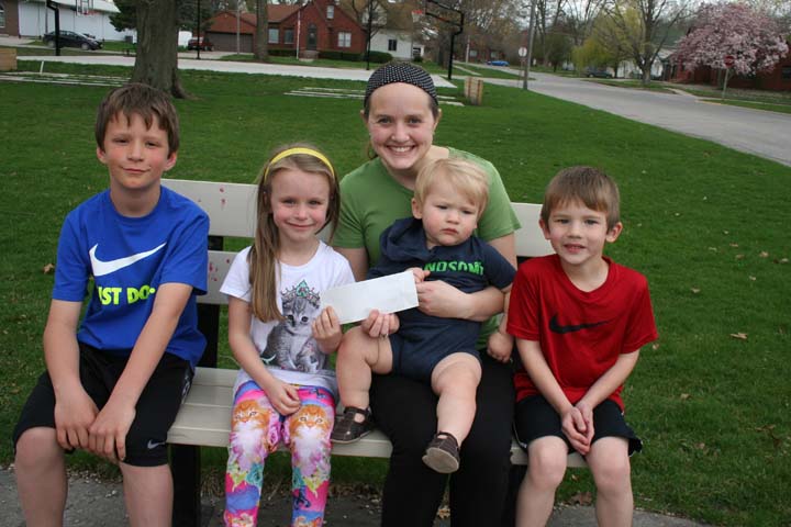 $1,000 donated to new Sully playground in memory of Larry Vande Voort