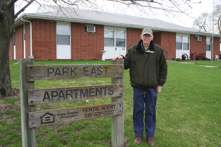 41 years of service by Walton Van Maanen to Lynnville Senior Citizens, Inc.