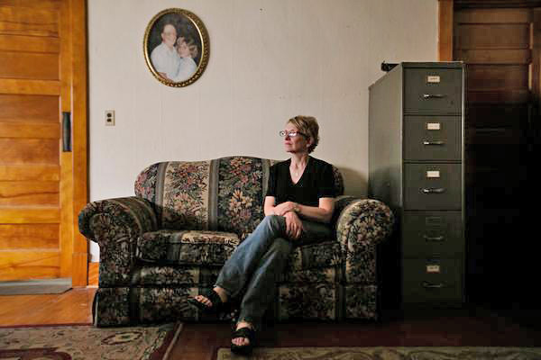 Woman crusades to publicize Iowa’s unsolved murders