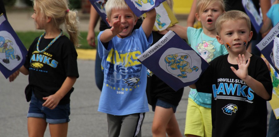 Community rides Hawk pride high during homecoming week