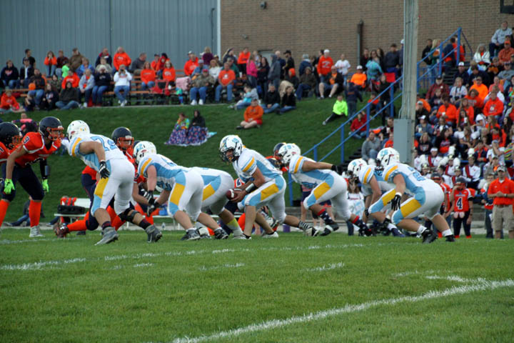L-S offense struggles at Tigerhawk homecoming