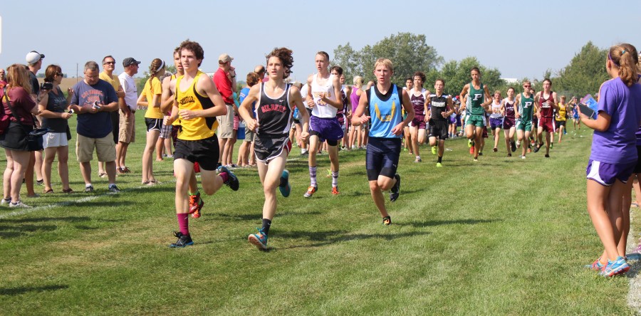 L-S runners battle heat, tough competition at W’burg, Pella
