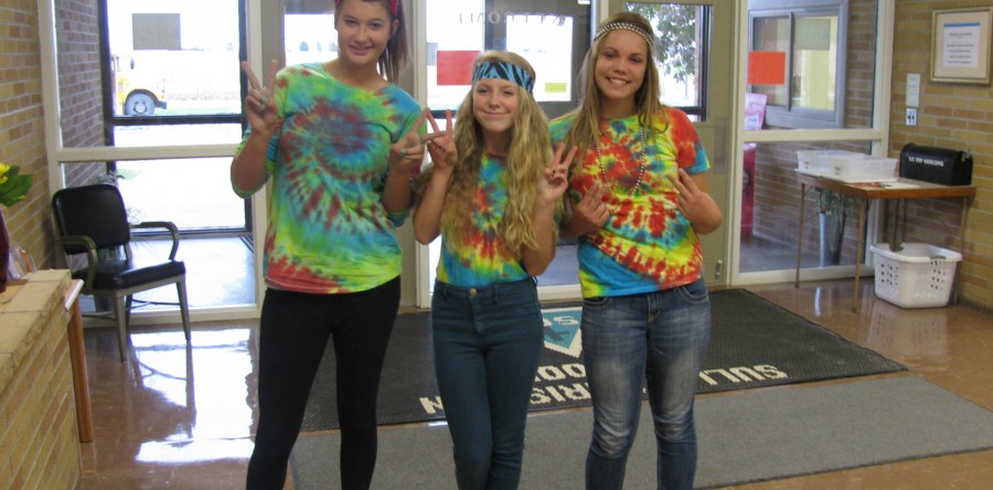 Lookin’ groovy! SCS students get hip for Hippie Dress-Up Day