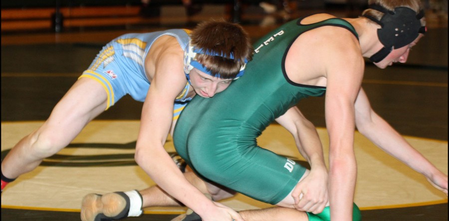 Hawk wrestlers come in 10th at Saydel