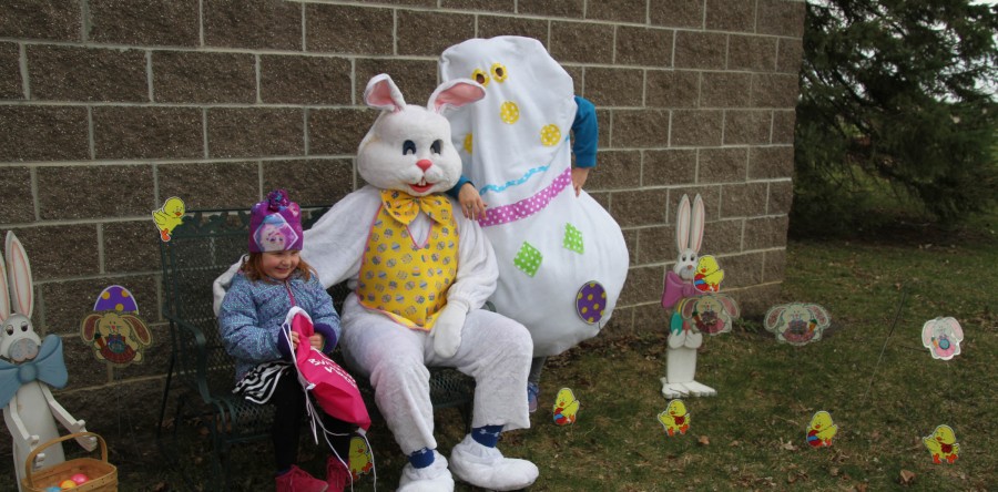Heart of Worship’s annual Easter egg hunt draws hundreds