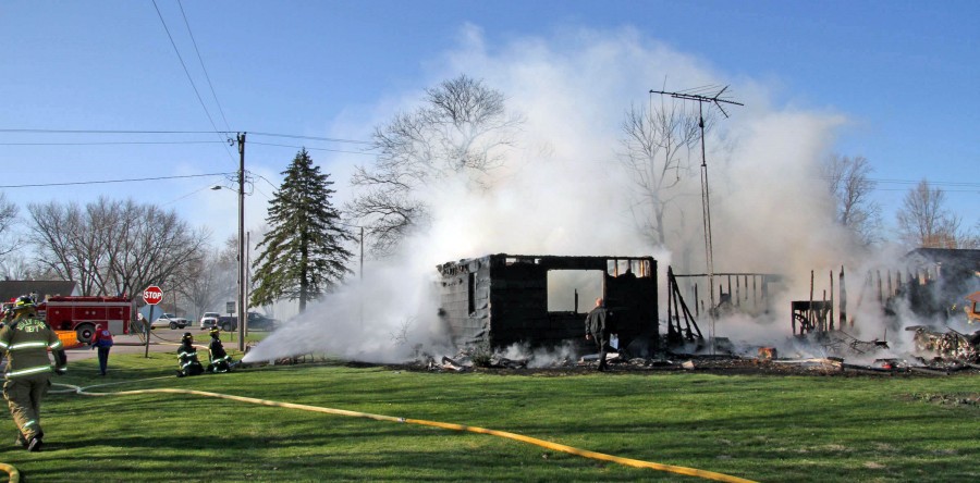Fire engulfs, destroys Reasnor residence