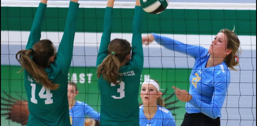 Southeast Warren ends Hawk volleyball season