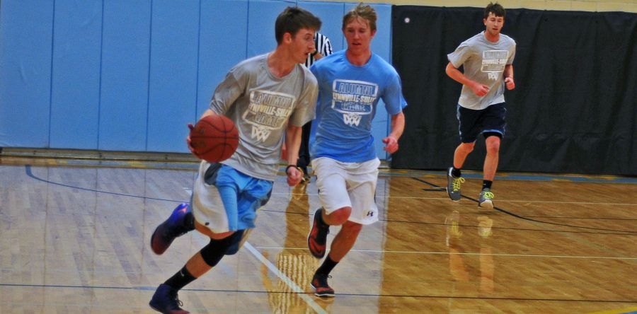Former L-S players reunite on court for annual game