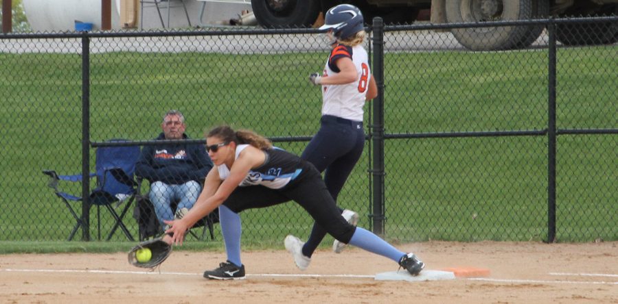 L-S softball season starts with loss to 2016 SICL champs