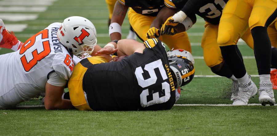 Jansen recovers fumble for Hawkeyes in homecoming victory