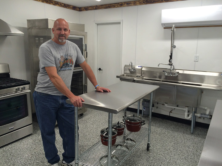 Deep hometown roots influence Lynnville’s Smokin’ J’s expansion
