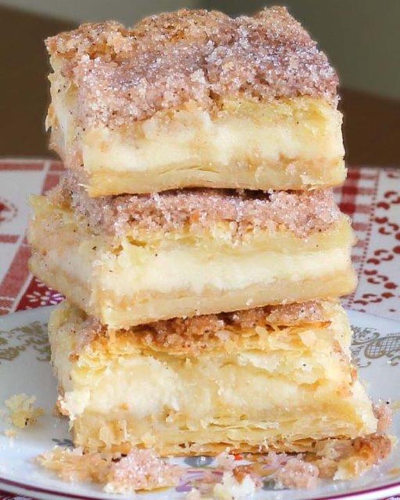 Christmas food traditions north and south of the border