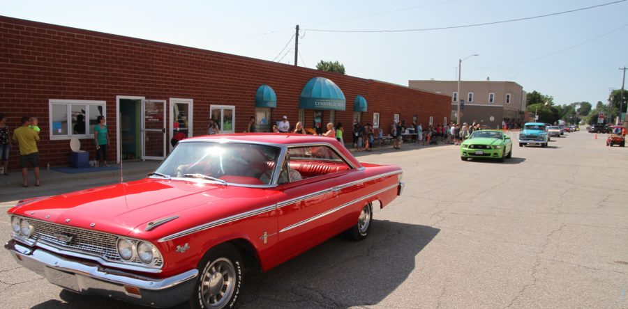 Small crowd at steamy, hot Lynnville Day
