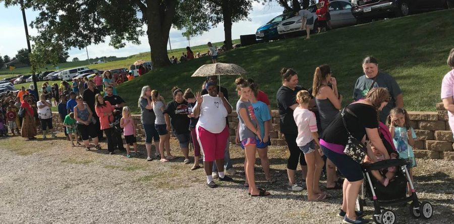 Heart of Worship’s fifth annual Pay It Forward event blesses over 900 people