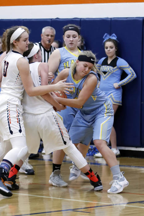 No. 7-ranked L-S girls grab two conference wins