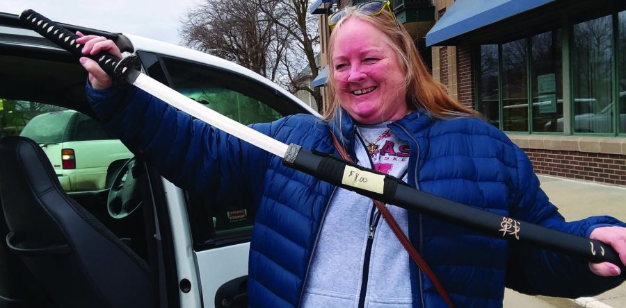 Area garage sales draw bargain hunters from Omaha