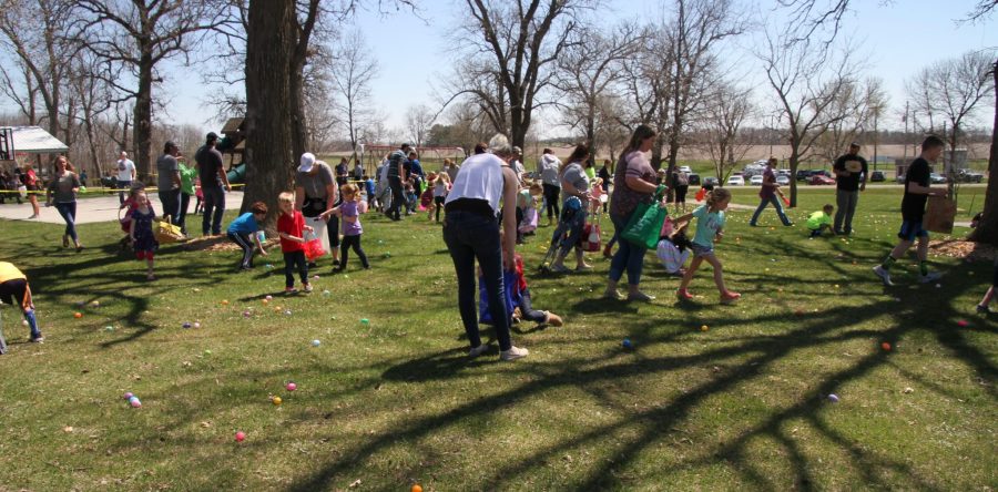 Beautiful weather shines on area Easter egg hunts