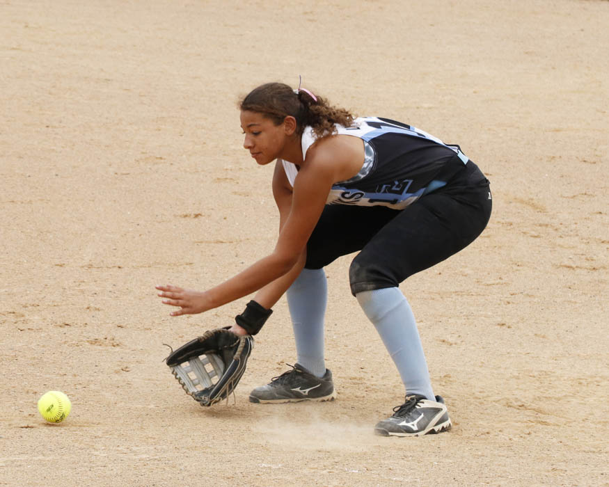 L-S softball wins SICL title, splits at final Saturday tourney