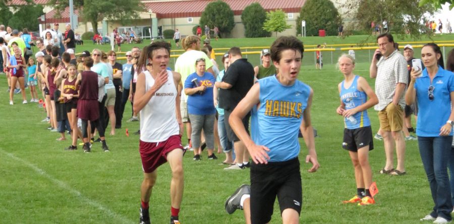 Hawk runners battle heat, Smock wins at P’ville