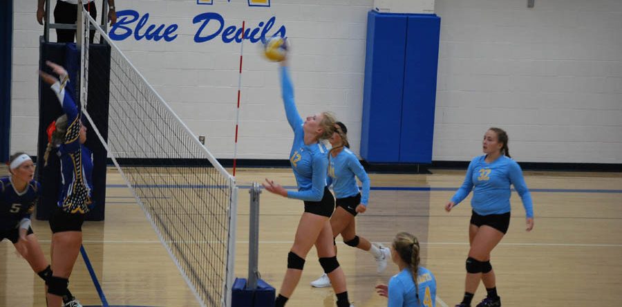 L-S VB sweeps MSM, places sixth at Grinnell in opening week