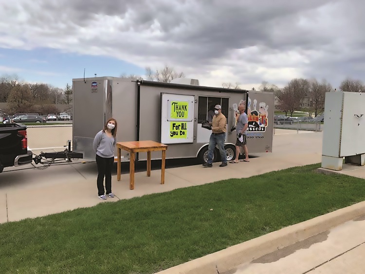 Generous donor teams up with Lynnville’s Smokin’ J’s BBQ to feed the frontlines