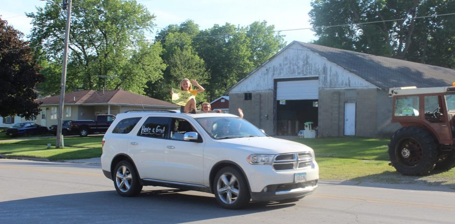 Lynnville-Sully holds end-of-year parade