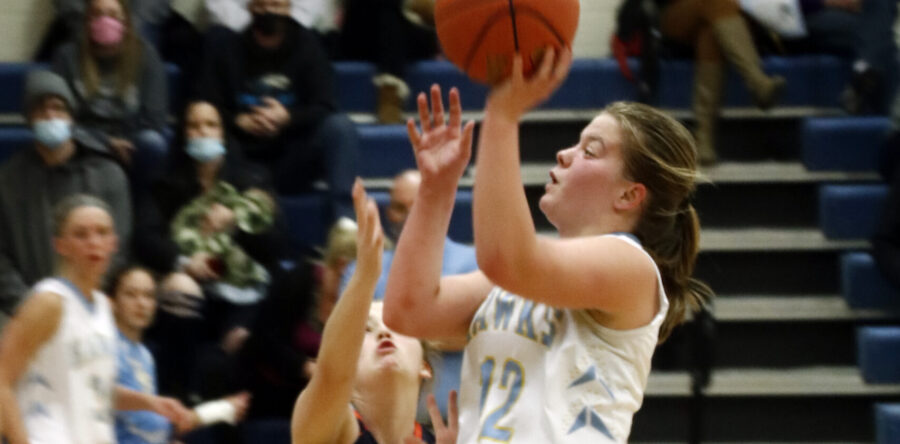 Eight straight wins for L-S girls highlighted by standout scoring
