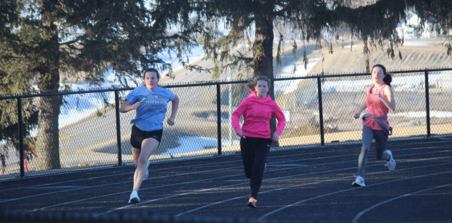 Girls track preview: Large senior class to be relied on for experience, leadership