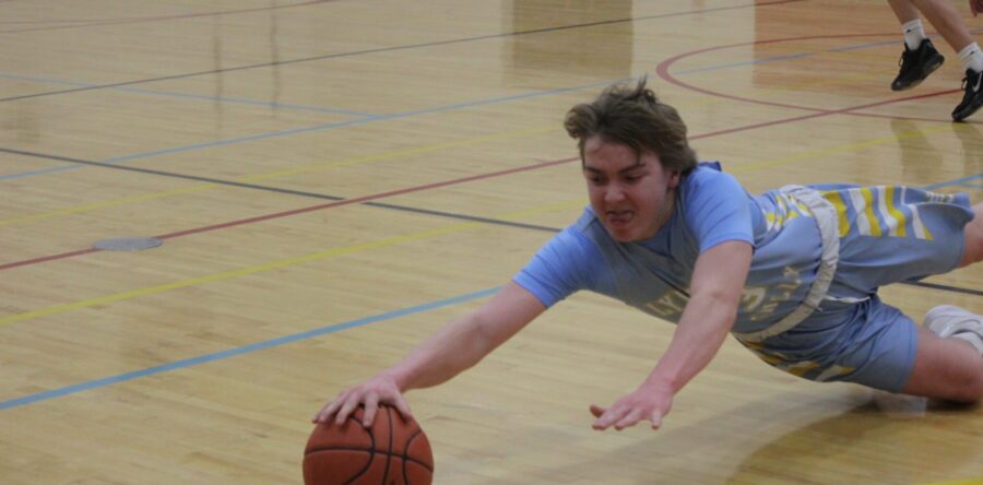 L-S boys knock off SICL leader North Mahaska