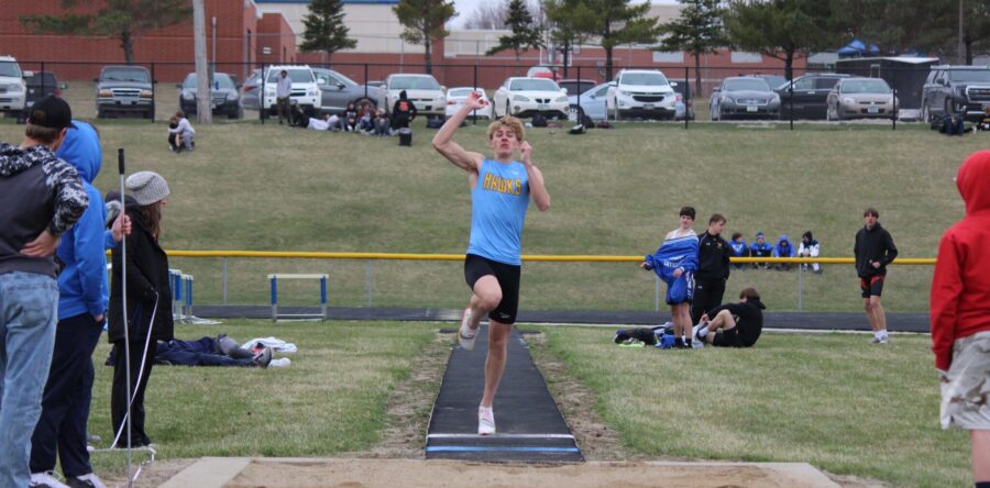 Hawks hit personal bests as weather warms up