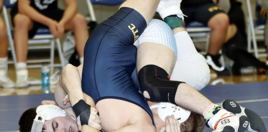 Hawks split at Montezuma dual in short week of wrestling