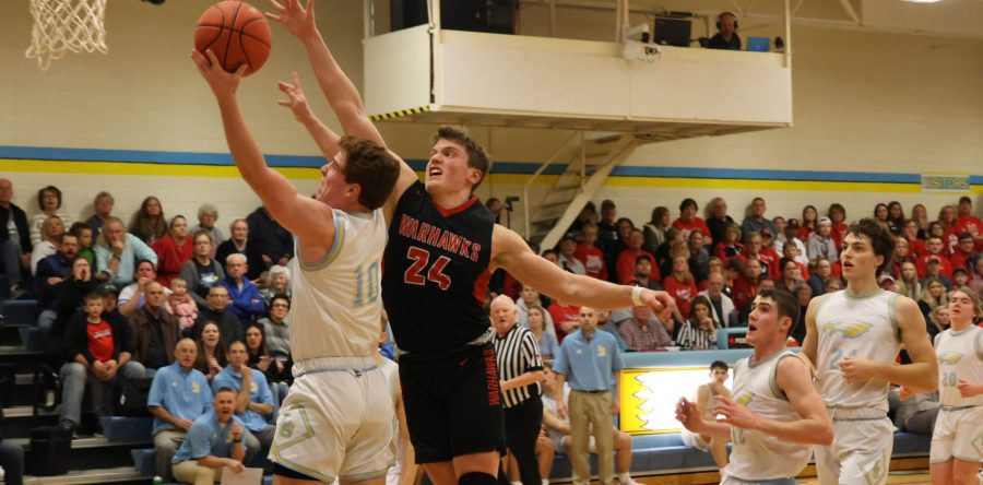 Hawks snap North Mahaska’s win streak, remain in the hunt for SICL crown