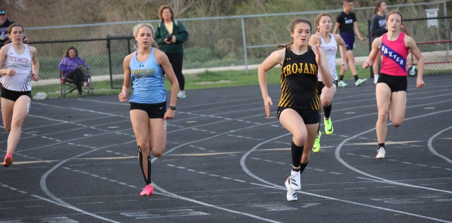 Smock leads Hawks to second-place finish