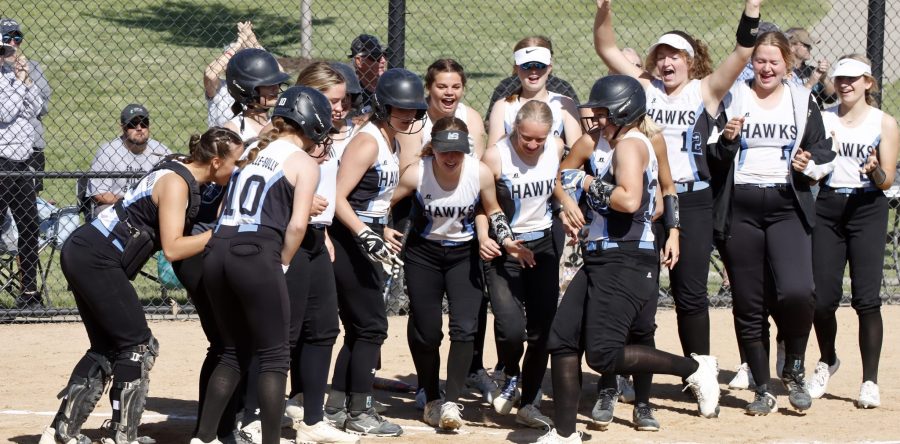 L-S softball picks up first win against the Warhawks