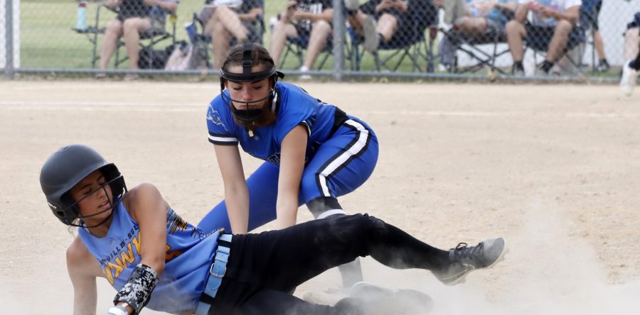 L-S picks up win against Monte, tough losses to HLV, Sigourney