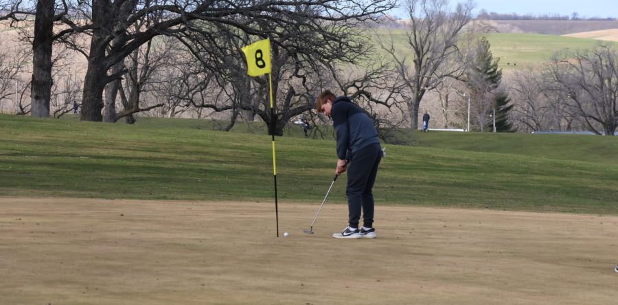 L-S boys golf team one stroke shy of first in home season opener