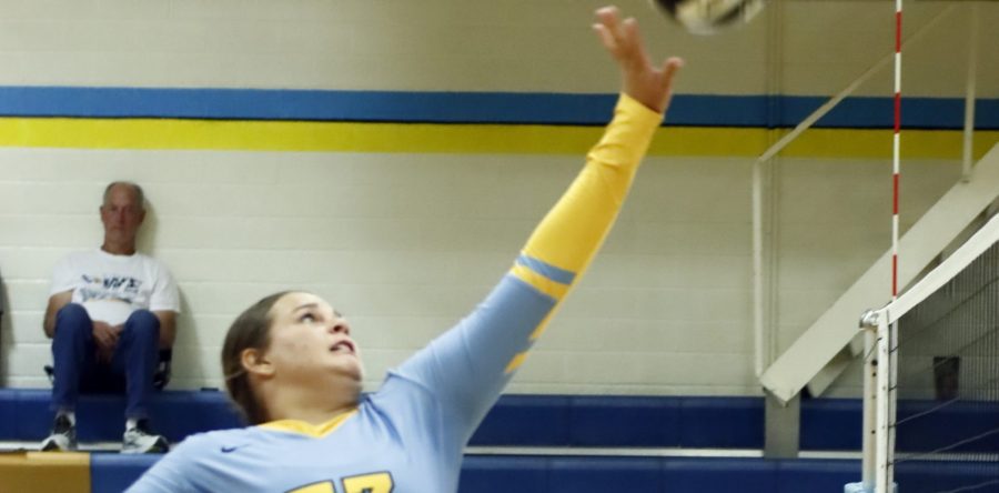 Hawks down the Bolts in three straight sets