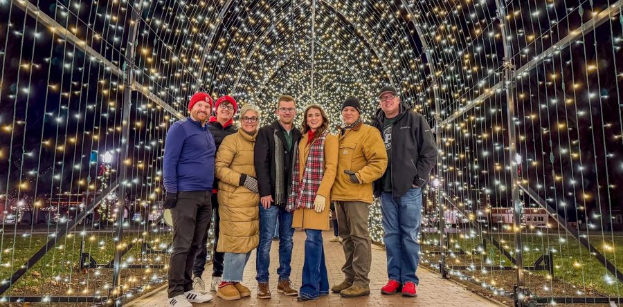 Locals participate in the filming of “The Spirit of Pella Christmas”