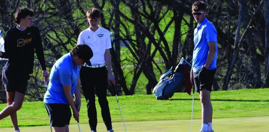 L-S golfers continue to improve, record personal bests