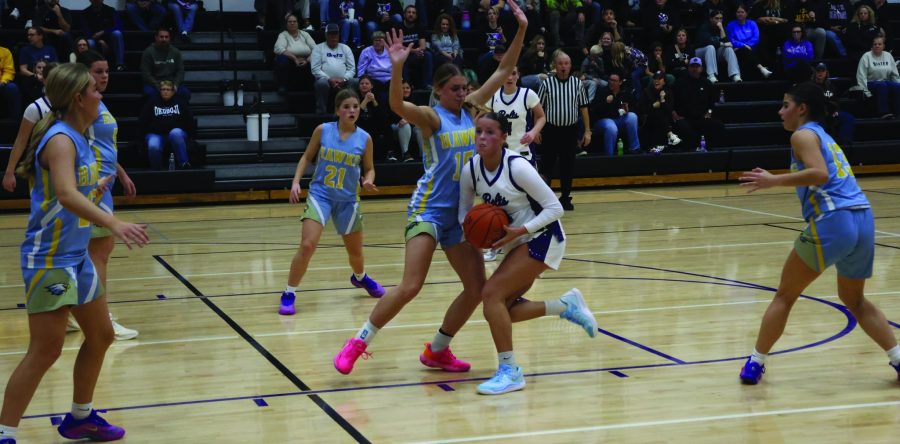 L-S shocks the Bolts with 33-point win