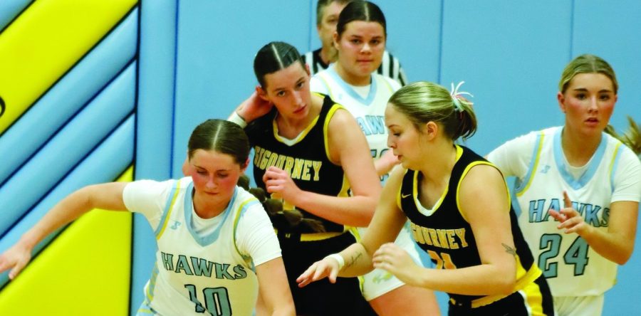 L-S girls basketball cruises to 6-0 as they tear through the SICL